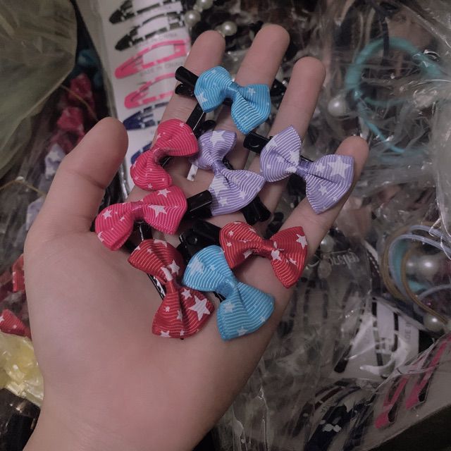 2 cái kẹp nơ y hình
