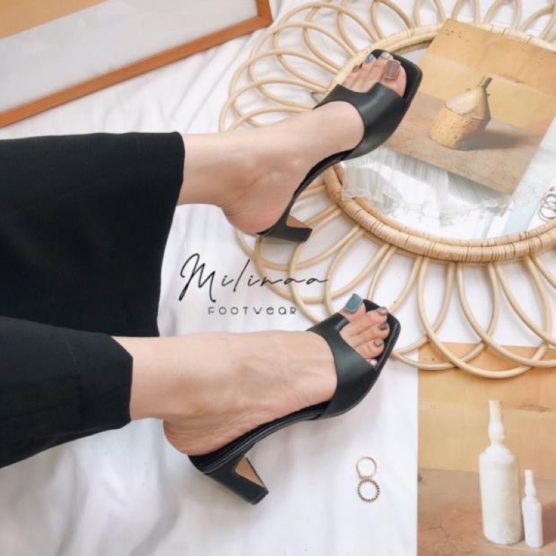 Giày dép  khách  chọn  Live