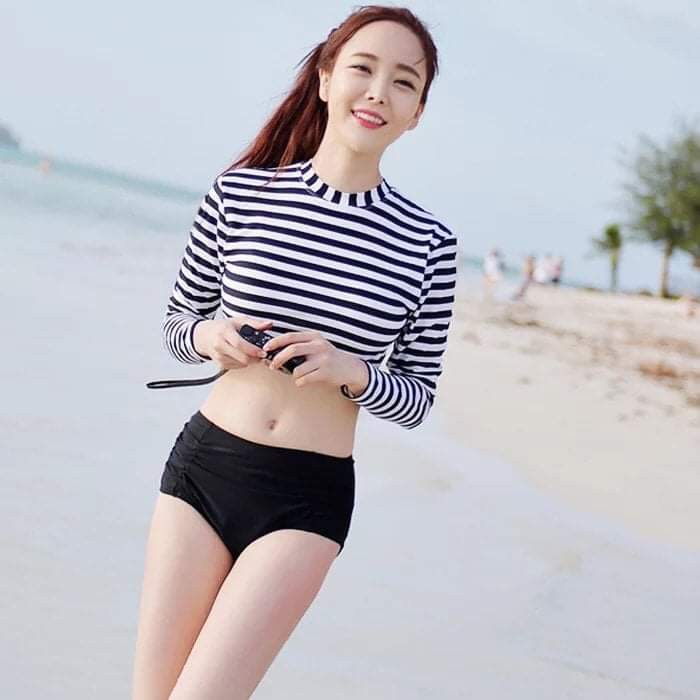 Đồ bơi Bikini 2 mảnh kẻ ngang sọc đen trắng kín đáo mặc đi biển đi bơi ( Hàng loại 1)