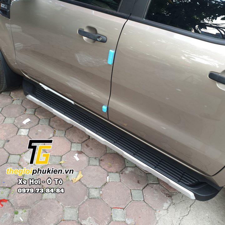 Mazda BT50, BT-50 - Bệ lên xuống xe, bậc dẫm chân cho ô tô