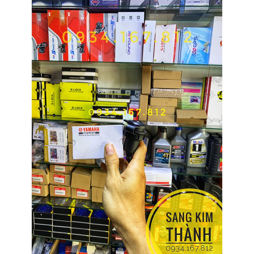 Cổng Sạc Điện Thoại Trên Xe Máy Yamaha. Chính Hãng