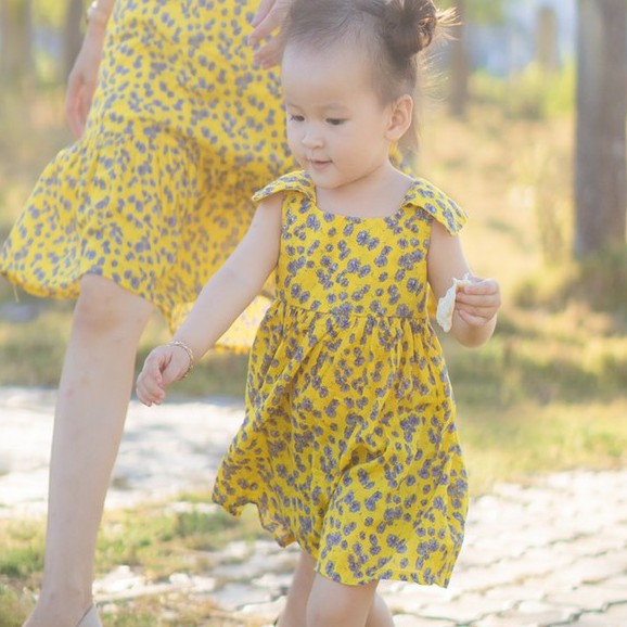 Đầm mẹ và bé BNSTYLE váy hoa tím nền vàng nhẹ dáng xòe chữ A  MB52