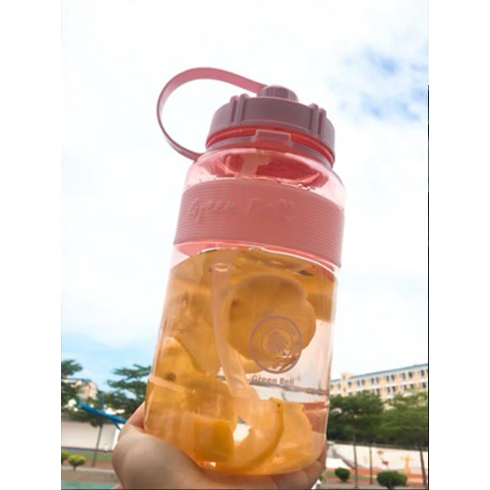 Bình nước nhựa cao cấp có ống hút và dây đeo
