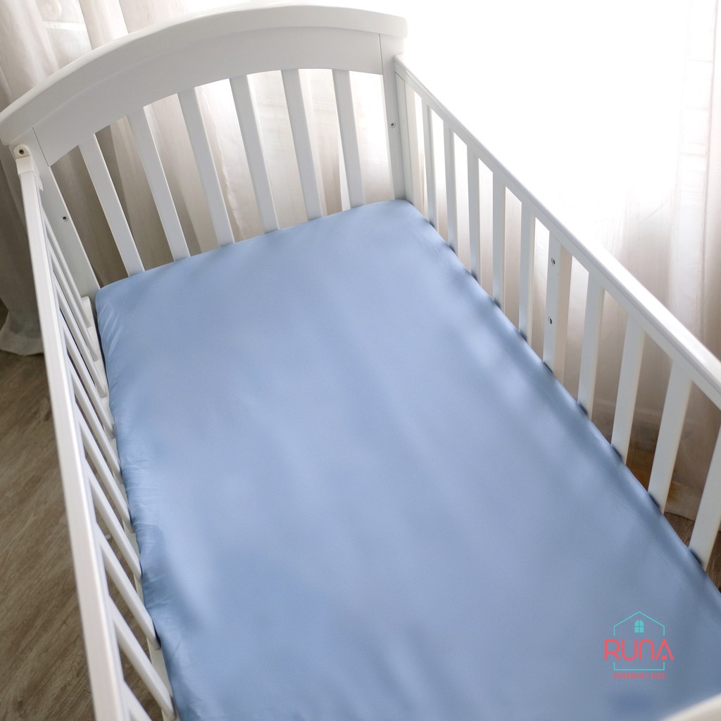 Ga chun bọc nệm cũi của bé RUNA KIDS chất liệu Satin cao cấp Size lớn Kích thước 70x160cm