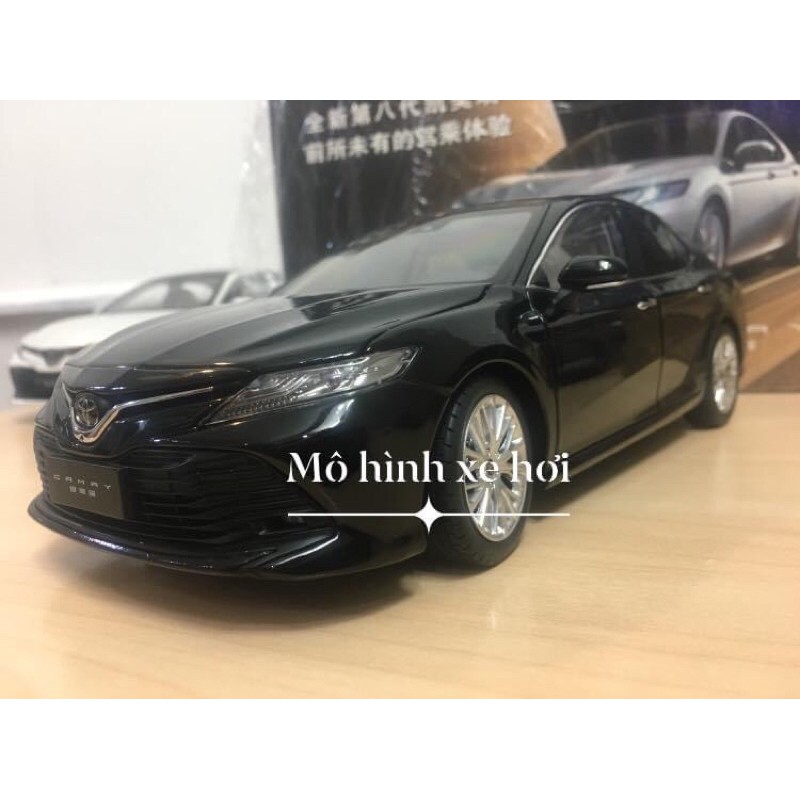 Mô hình Toyota Camry 2019 tỉ lệ 1/18