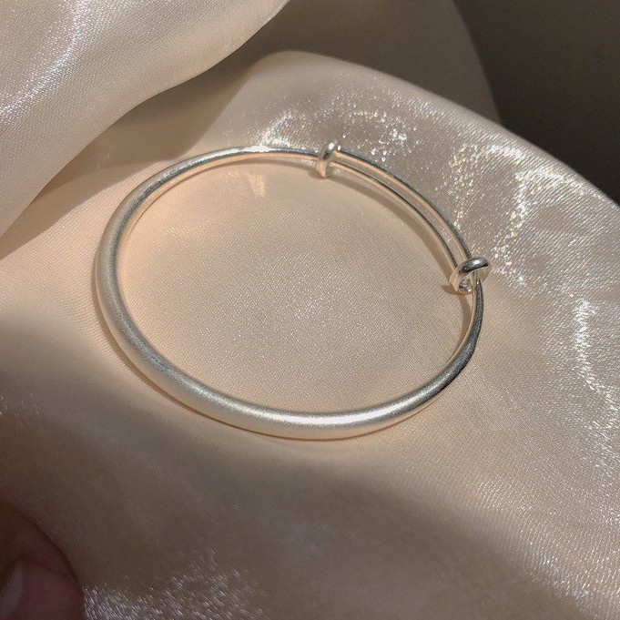 Vòng đeo tay bạc sterling kết cấu mờ có thể điều chỉnh không gây dị ứng