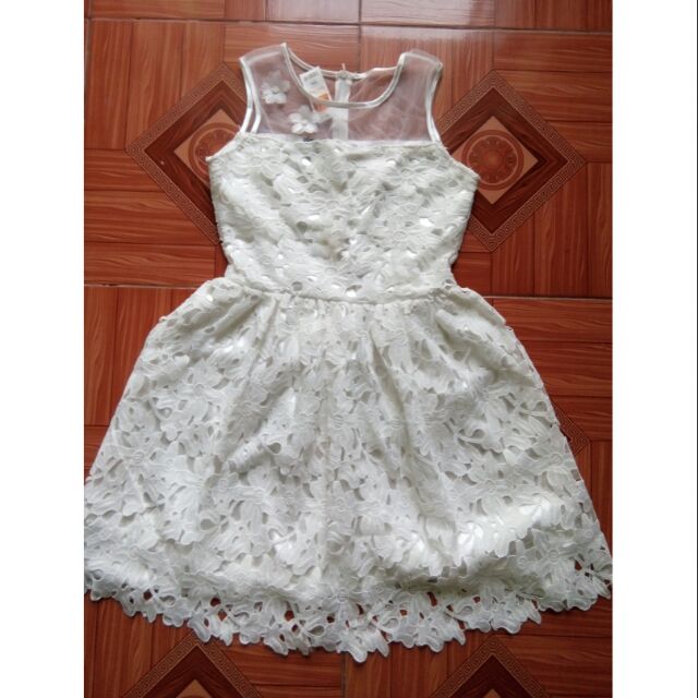 Đầm dự tiệc ren