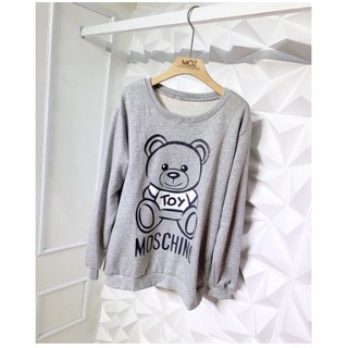 ÁO NỈ DA CÁ MOSCHINO GẤU XÁM