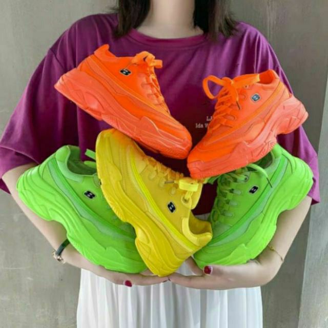 Giày thể thao nam nữ số 8