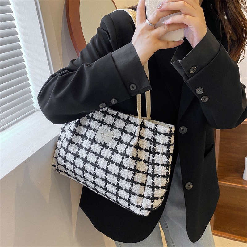 Túi Xách Đan Len Họa Tiết Sọc Caro Phong Cách Retro Thời Trang Cho Nữ