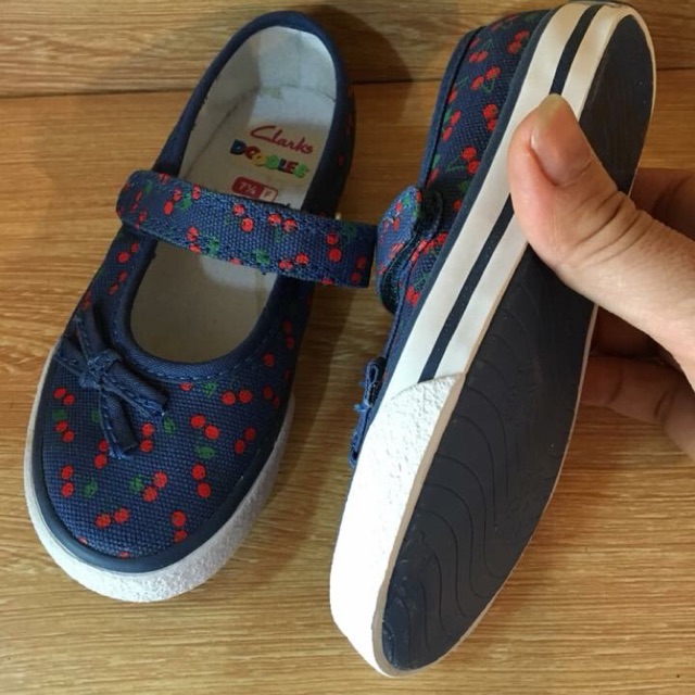 Hài Clarks xịn cho bé