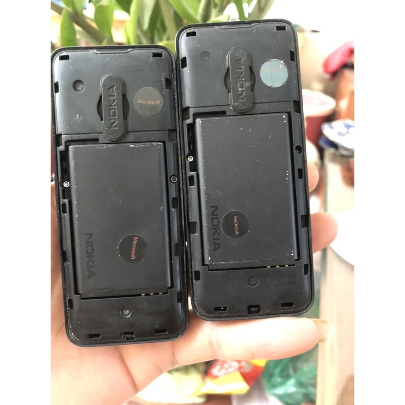 Điện thoại 105 đủ bin tặng kèm sạc