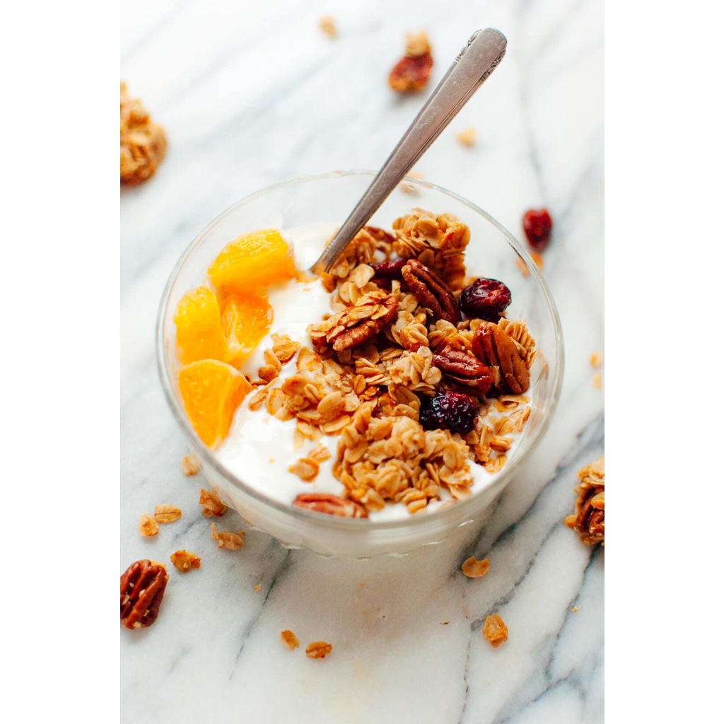 Ngũ cốc Granola dinh dưỡng từ các loại hạt và trái cây sấy khô