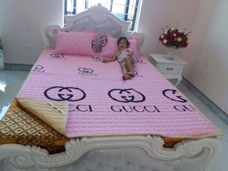 Thảm trải giường