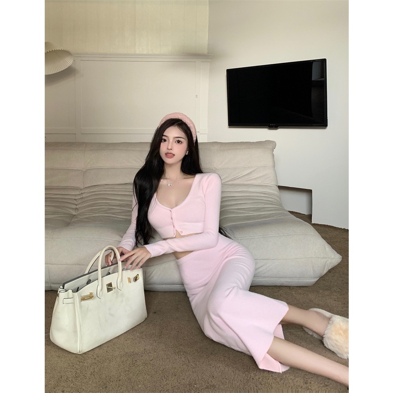 Set đồ nữ hàng Quảng Châu thu đông mới áo croptop dài tay phối chân váy ôm ngọt ngào khí chất 2022
