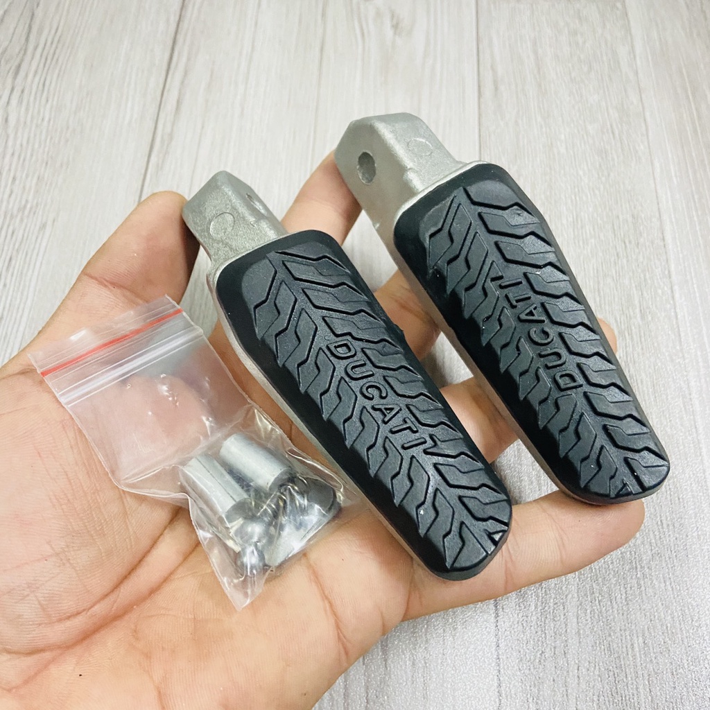 Combo gác chân sau Ducati k2 và cao su để chân trước Cup 125 cho xe WAVE, DREAM, FUTURE