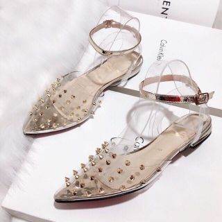 Giày bệt đính đinh sang chảnh