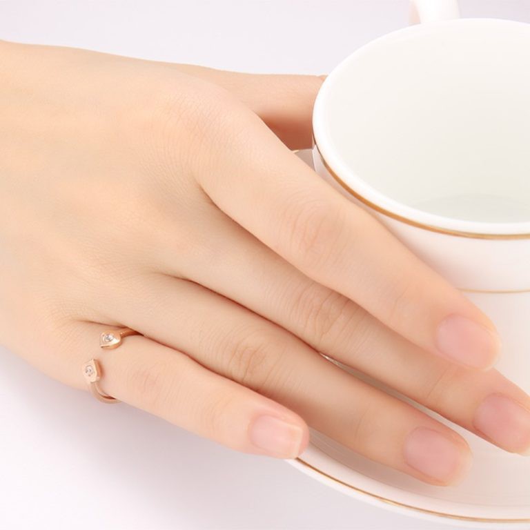 nhẫn titan cao cấp free size màu vàng tươi hình 2 trái tim đính xoàn siêu cute - tặng hộp đựng xinh xắn