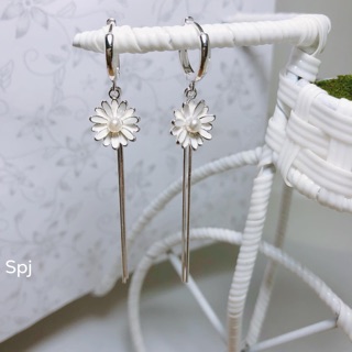 Bông tai tua hoa cúc bạc đẹp