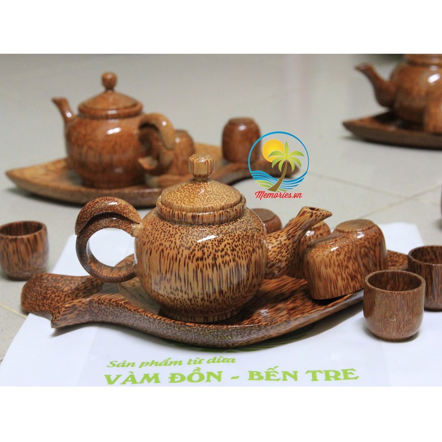 Bộ Bình Trà Bằng Gỗ Dừa Hình Chiếc Lá - Gồm 1 ấm trà, 1 đĩa chiếc lá, 6 ly tách - Quà tặng lễ Tết / trang trí handmade