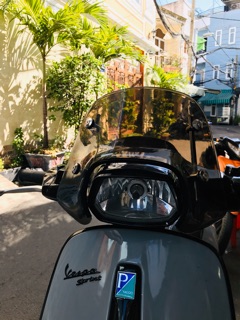 Kính chắn gió cho xe Vespa