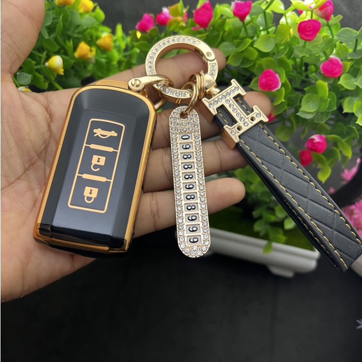 Ốp chìa khóa TPU Đen vàng cao cấp xe ô tô Mitsubishi Xpander, Outlander, Attrage.