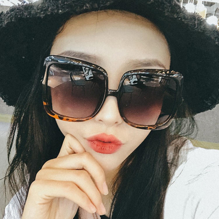 Kính mát chống tia UV400 gọng vuông phong cách Vintage cho nữ