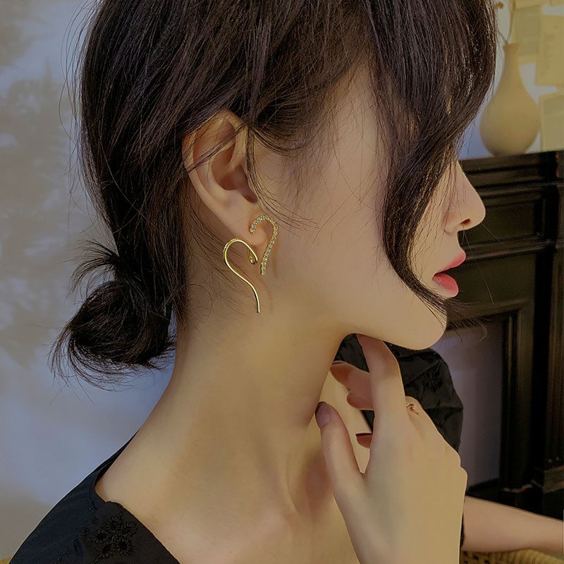 Khuyên Tai Trái Tim Đính Đá Phong Cách Hàn Quốc C171