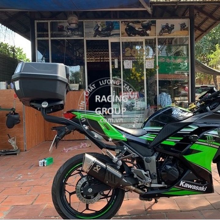 Thùng sau givi B42N-ADV 42 Lit  có tựa lưng, chống sốc, phản quang hàng chính hãng bảo hành 2 năm