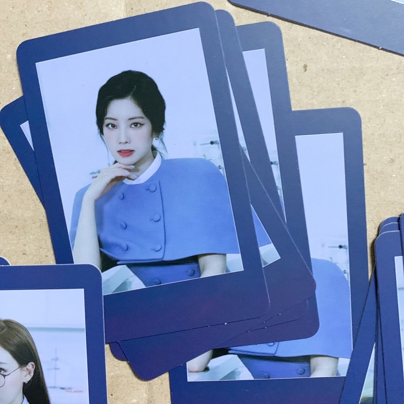 Thẻ hình nhóm nhạc TWICE - Formula of Love