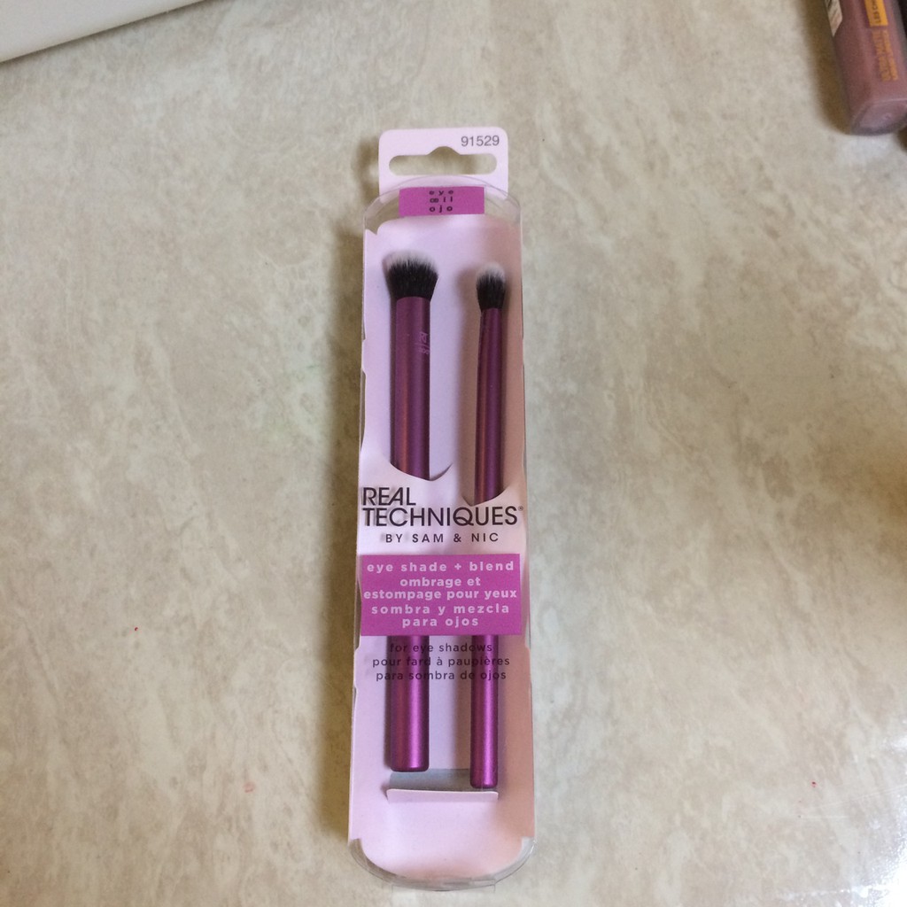 Hàng Sẵn - Bộ 2 Cọ Đánh Mắt Real Techniques Eye Shade + Blend