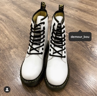 BOOTS DA CAO CỔ TRẮNG đế 3cm 8 nút( CÓ SẴN)