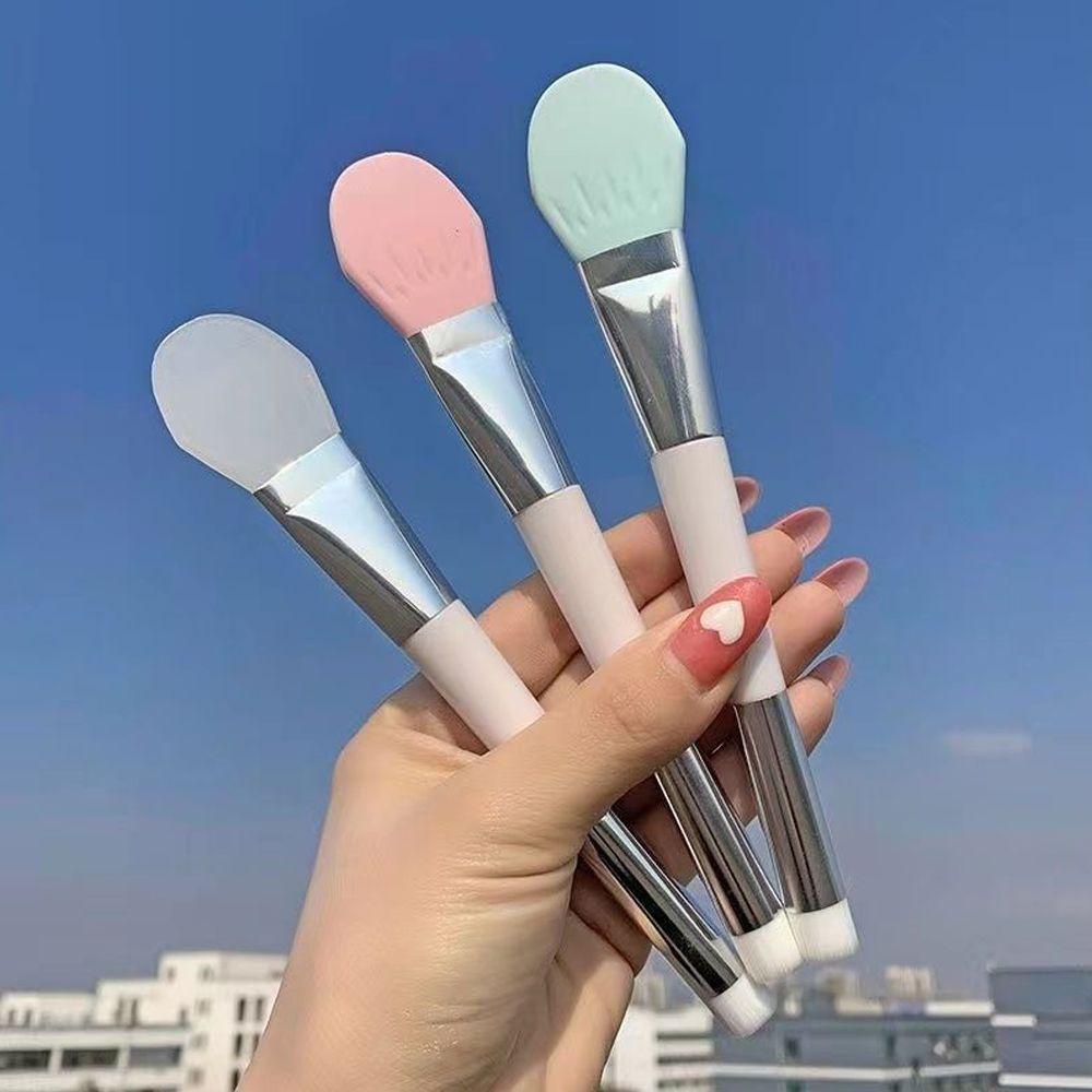 Cọ Rửa Mặt Bằng Silicon Mềm Dễ Sử Dụng