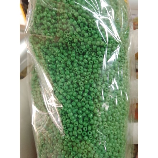 Túi 100g hạt nhựa Acrylic bẹt nhiều màu 3mm làm trang sức xỏ DIY handmade