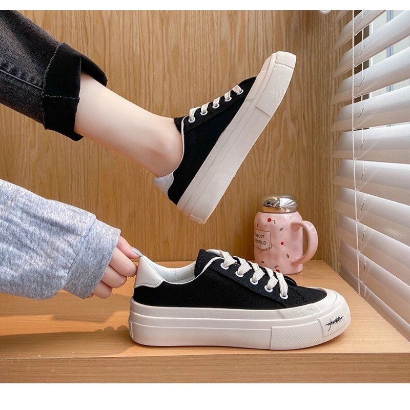 (ảnh thật) giày nữ basic chữ kí mũi dễ phối đồ lứa tuổi học sinh