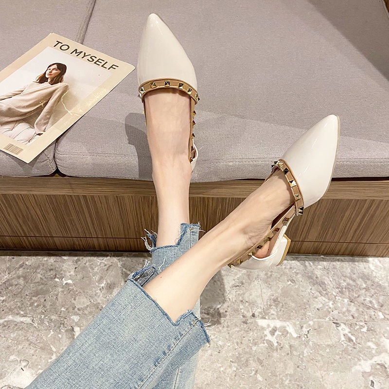 Xăng đan IELGY nữ mũi nhọn gắn đinh tán thời trang