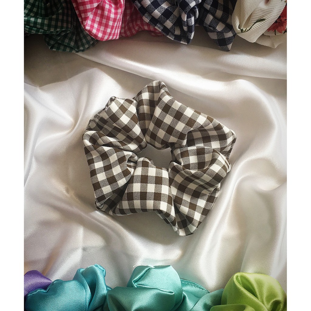 Scrunchie caro xanh rêu