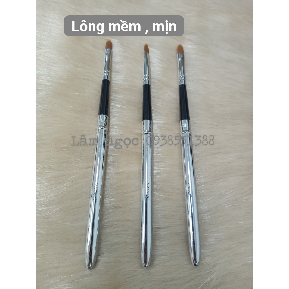 Cọ môi vỏ trắng  ,Siêu xịn, nhỏ gọn, cán sang chảnh, cọ mềm