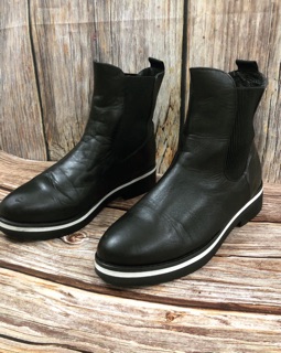 Chelsea boots hiệu Tata size 36 da thật