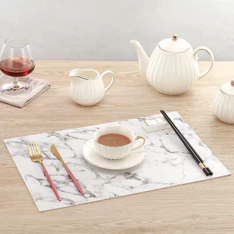 Tấm lót bàn ăn, lót phần ăn, nhựa dẻo, kích thước : 46x30cm, xinh, rẻ, tiện lợi