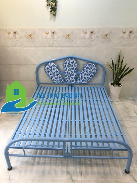 Giường sắt màu kem 1 người nằm. | BigBuy360 - bigbuy360.vn