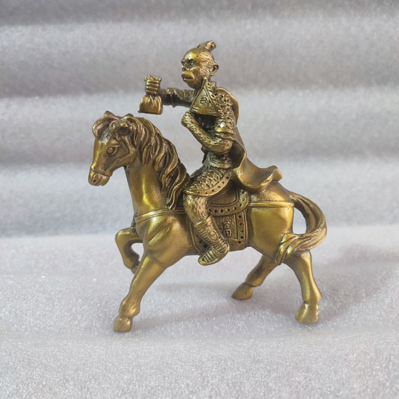 Tượng con khỉ cưỡi ngựa thượng mã phong hầu  cỡ trung cao 14x12cm nặng 0,5kg