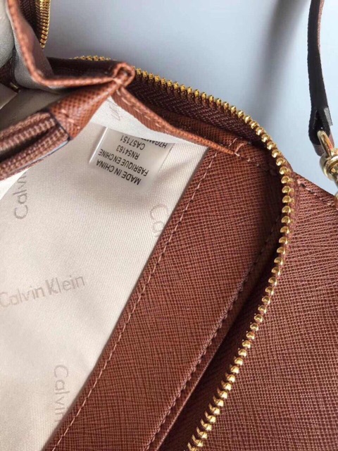 TÚI CALVIN KLEIN CROSSBODY BAG CHUẨN AUTH