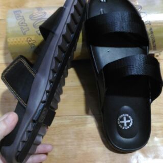Dép quai ngang Dr. martens