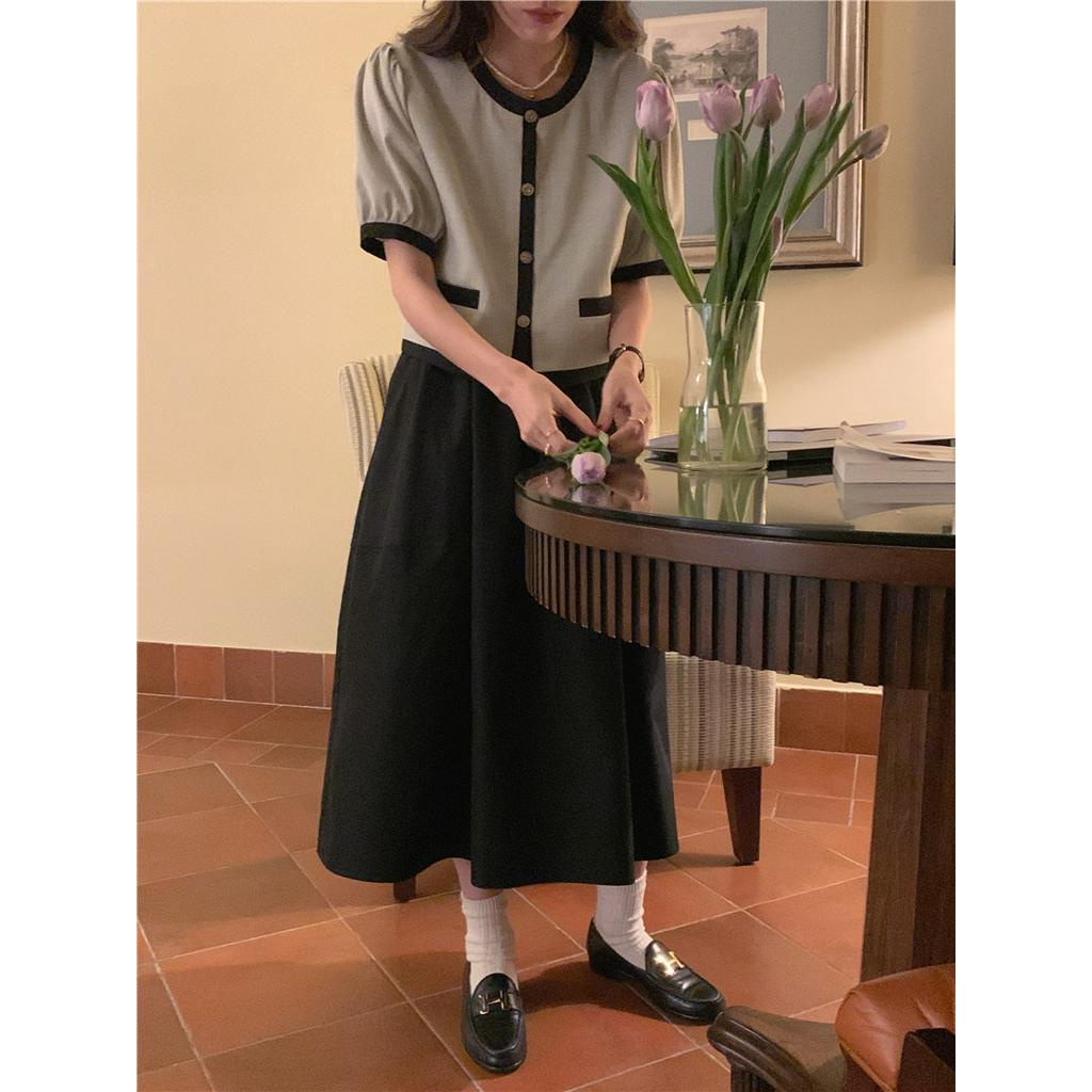 Set Áo Tay Ngắn Cổ Tròn Màu Sắc Tương Phản Phối Chân Váy Chữ A Thời Trang 61280