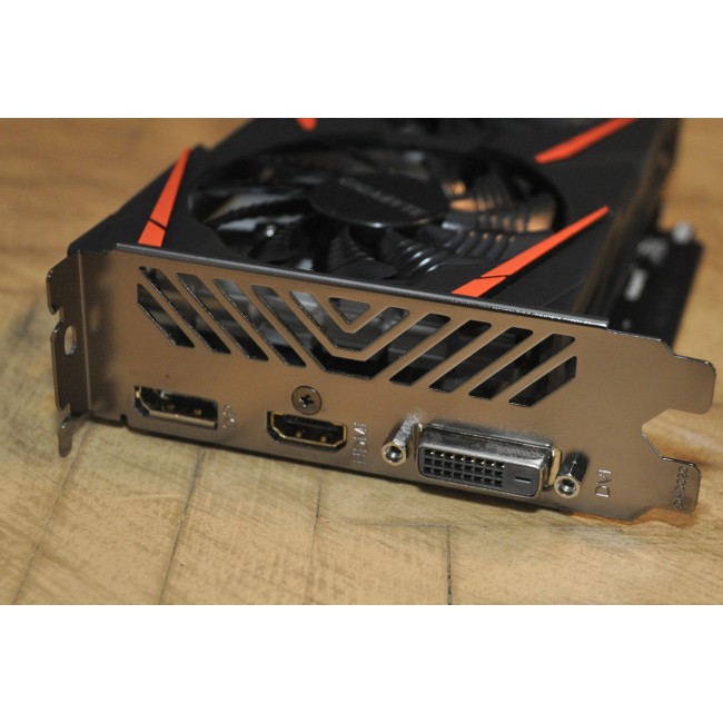 rx550 2gb 2 fan không nguồn phụ