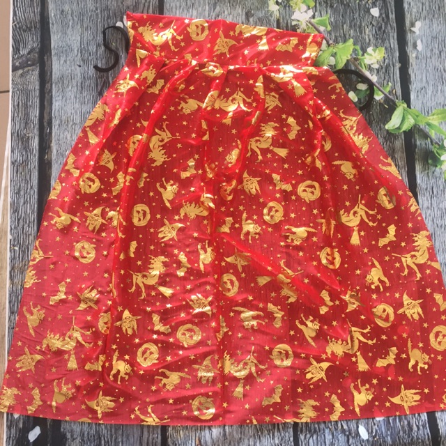 Áo choàng Halloween màu đỏ