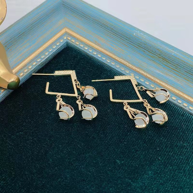 Đôi Khuyên Tai Dài Tua Rua Đính Đá Thời Trang Cho Nữ