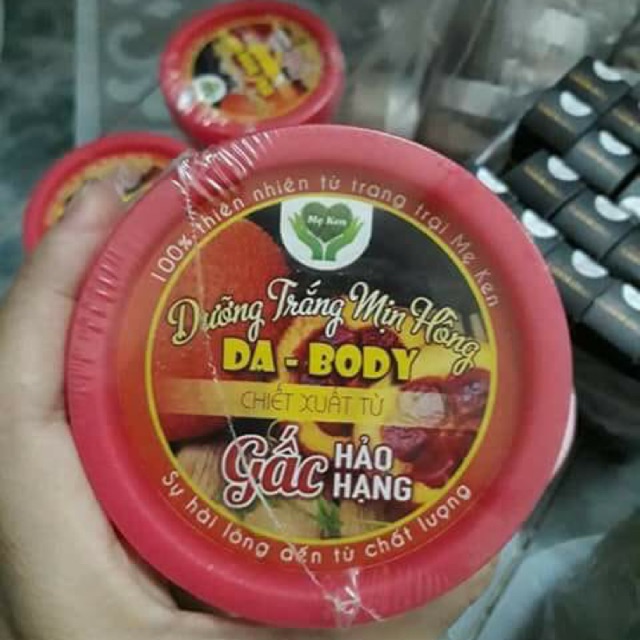 Dưỡng trắng da body gấc -hạnh nhân mẹ ken