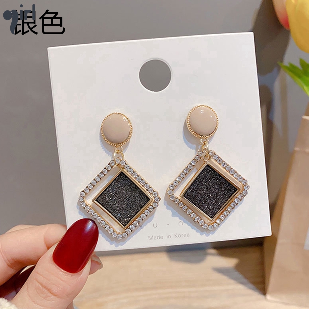 Khuyên tai thời trang mặt hình khối độc đáo cho nữ